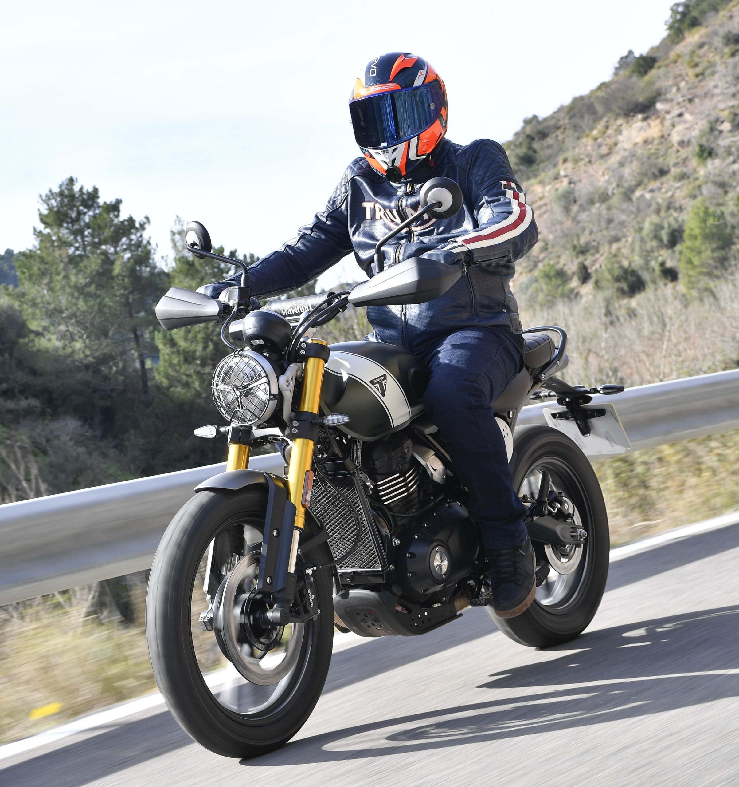 Triumph celebra recorde de vendas e início da fabricação das T-Series