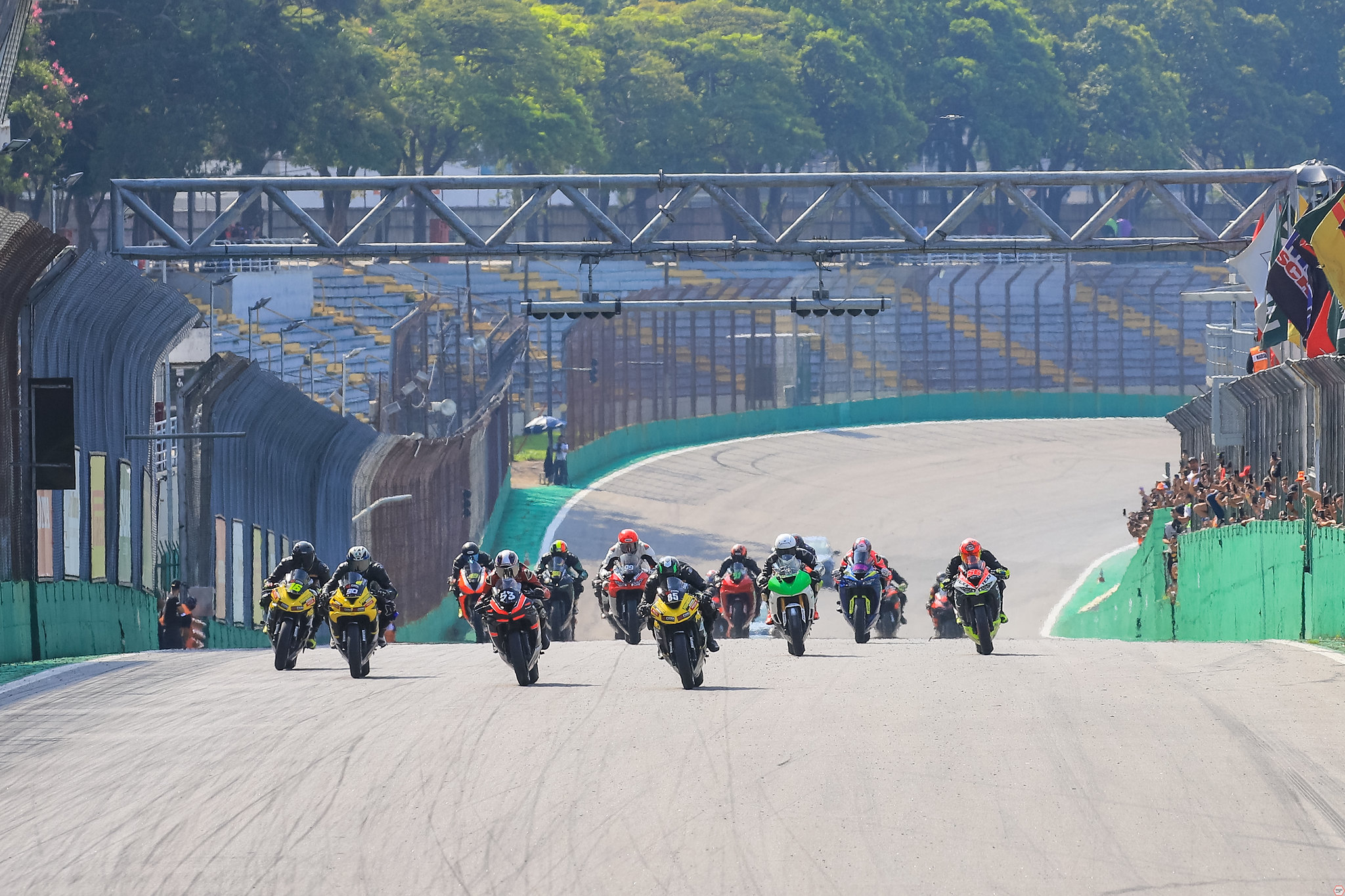 SuperBike Brasil: Terceira Etapa Promete Emoção e Velocidade no Autódromo de Interlagos