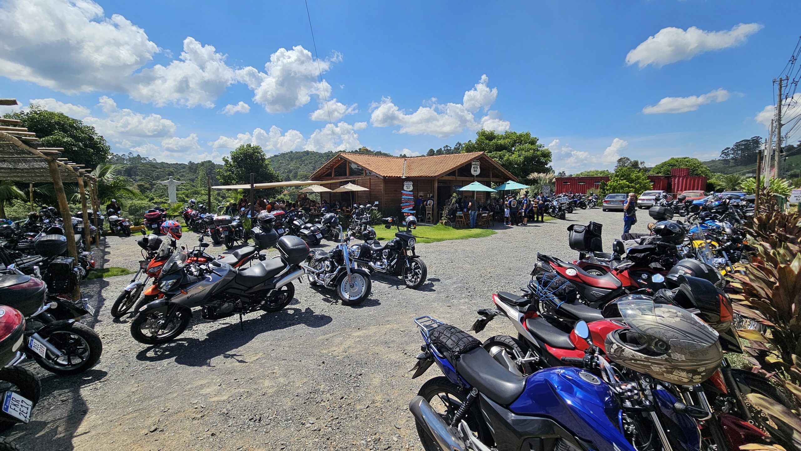 Comemoração Imperdível: Rústico Moto Bar & Restaurante Celebra 4 Anos com Rock, Motos e Gastronomia na Estrada do Vinho!