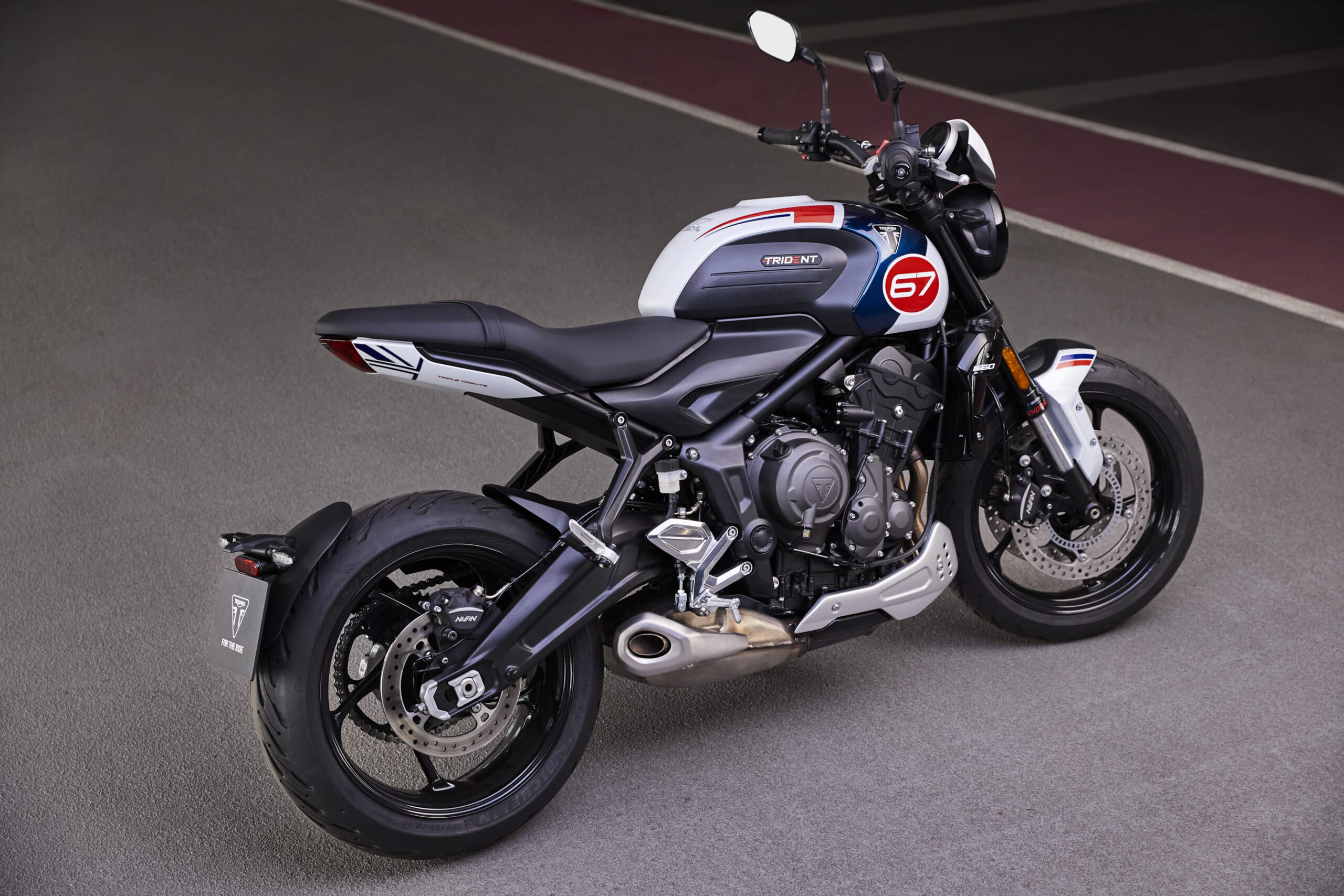 Nova Triumph Trident 660 Triple Tribute Edition: Potência e Estilo em Três Cilindros